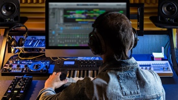 How to Transition from DJing to Music Production - GlobalDJsGuide
