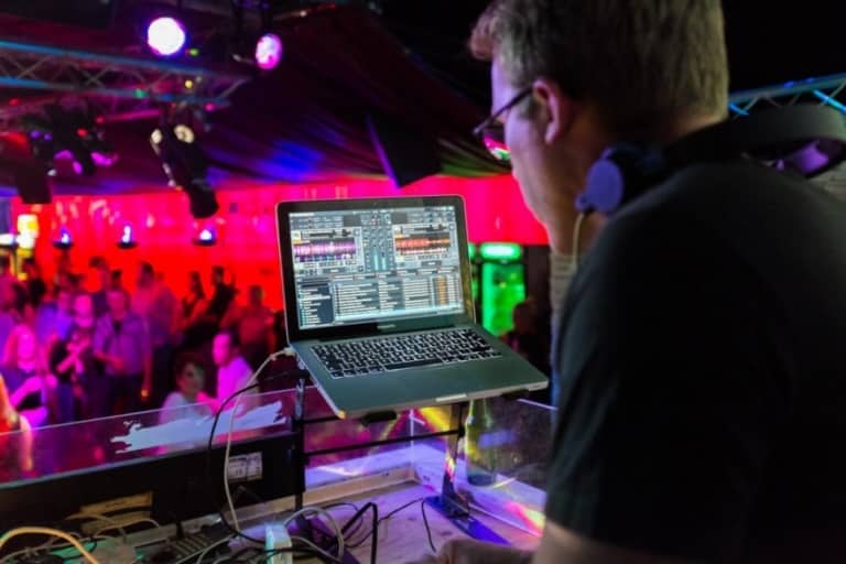 The Best Laptops for DJing (Guide 2020) GlobalDJsGuide